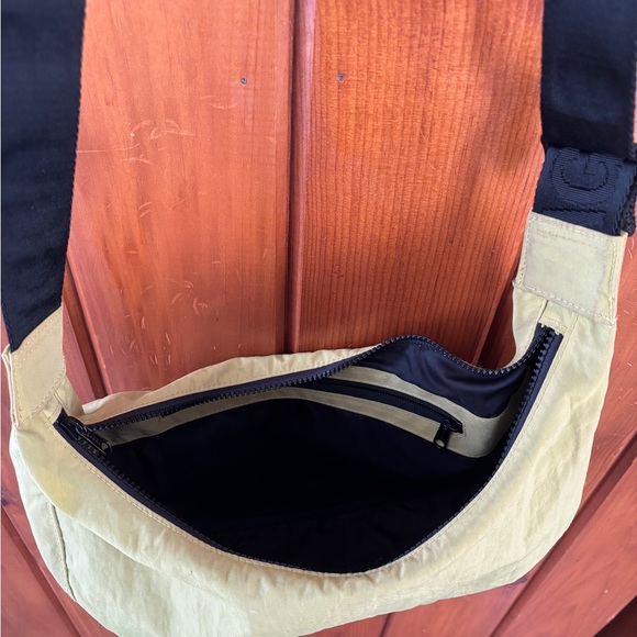 Medium Nylon Crescent Baggu - Lemongrass - Picture 5 of 7